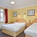 Hibernian & Leisure Centre Otel Mallow