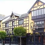 Hibernian & Leisure Centre 3*