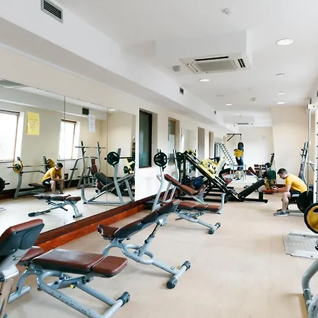 Hibernian & Leisure Centre 3*
