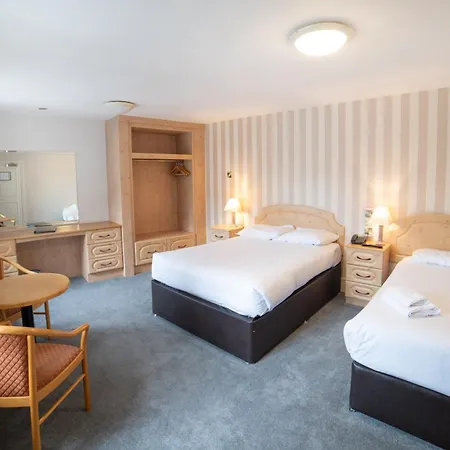 Hibernian & Leisure Centre マロー