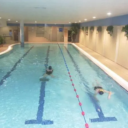 Hibernian & Leisure Centre Hotel 3*