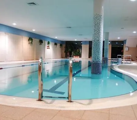 Hibernian & Leisure Centre Hotel