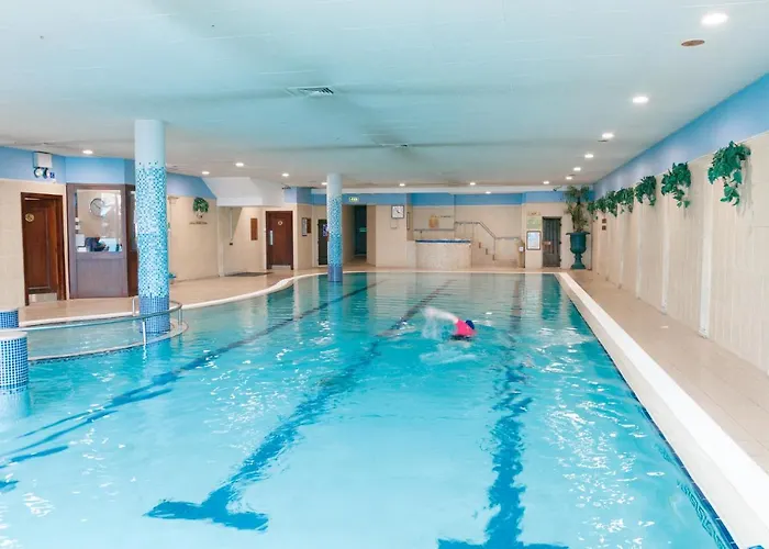 ホテル Hibernian & Leisure Centre