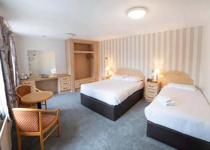 Hibernian & Leisure Centre マロー