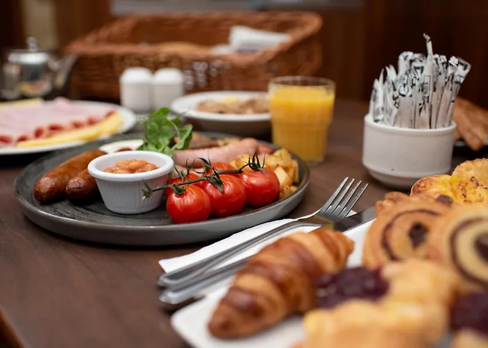 Hibernian & Leisure Centre 3*