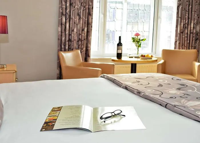 Hibernian & Leisure Centre Hotell