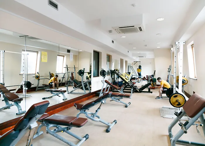 ホテル Hibernian & Leisure Centre 3*