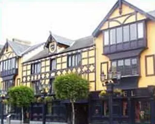 Hibernian & Leisure Centre 3*